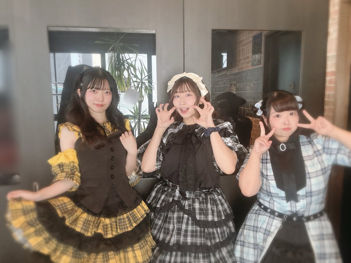 LEAPHIROSHIMA's tweet photo. 踊ってみらくる+α -vol.5- #おどみら

LEAP HEROINESとして出演させて頂きました！
メンバーが踊りたい曲を詰め込んだセトリ 💃
温かい声援📣ありがとうございました🙇🏻‍♀️

撮影して下さった写真や動画等ありましたら
このアカウントのDMにお願いします 🙋🏻‍♀️🙏🏻

#リープヒロインズ 
#コピユニ 
#踊ってみた https://t.co/IzrdJKcQ2q