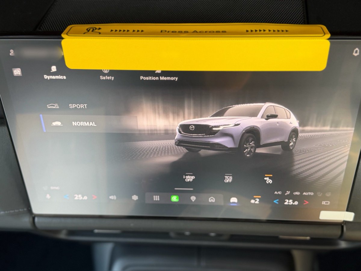 CX30_POLYMETAL's tweet photo. センターディスプレイ12.9インチ用ガラスフィルム貼完了。黄色いガイドシールが既に貼られてるため、位置合わせしやすい。埃も入らず失敗無く貼れる。
マット加工で反射なくナビ画面情報は見やすい。運転中は基本的に映像は観ない？画質拘らないかたにはおすすめ。
https://t.co/SjcFhBlkzg
#新型CX-5 https://t.co/wY8vUGYWVa