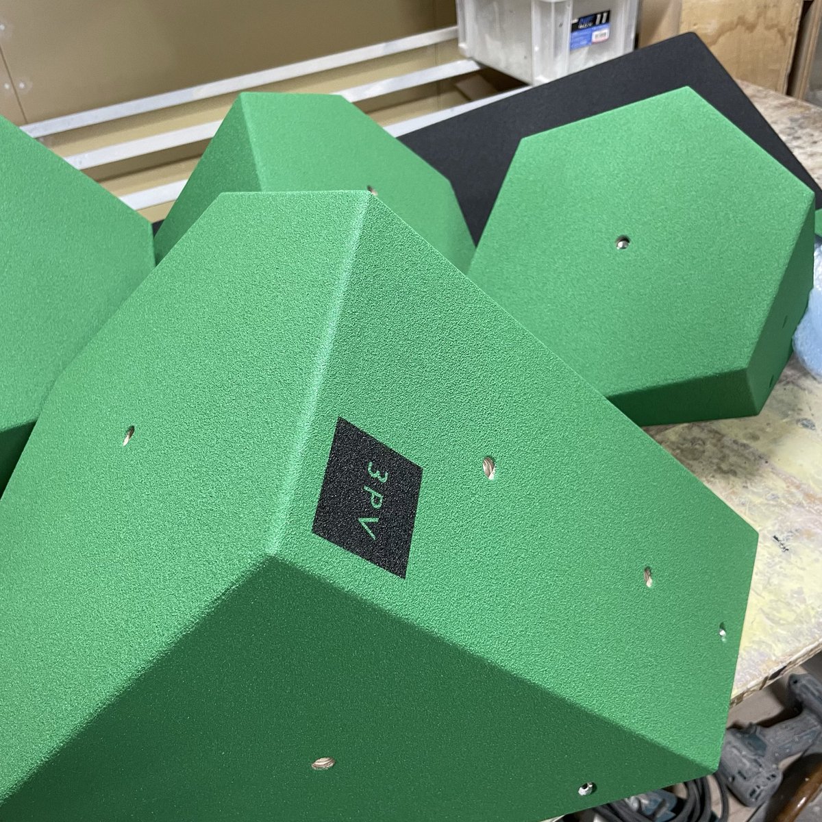 IGNITE_JPN's tweet photo. いま国産がバズってるってマジですか？！

『ボルダリングで掴む石みたいなやつ』を作っています！バズると良いなぁ。 https://t.co/BtJnP2dU4z