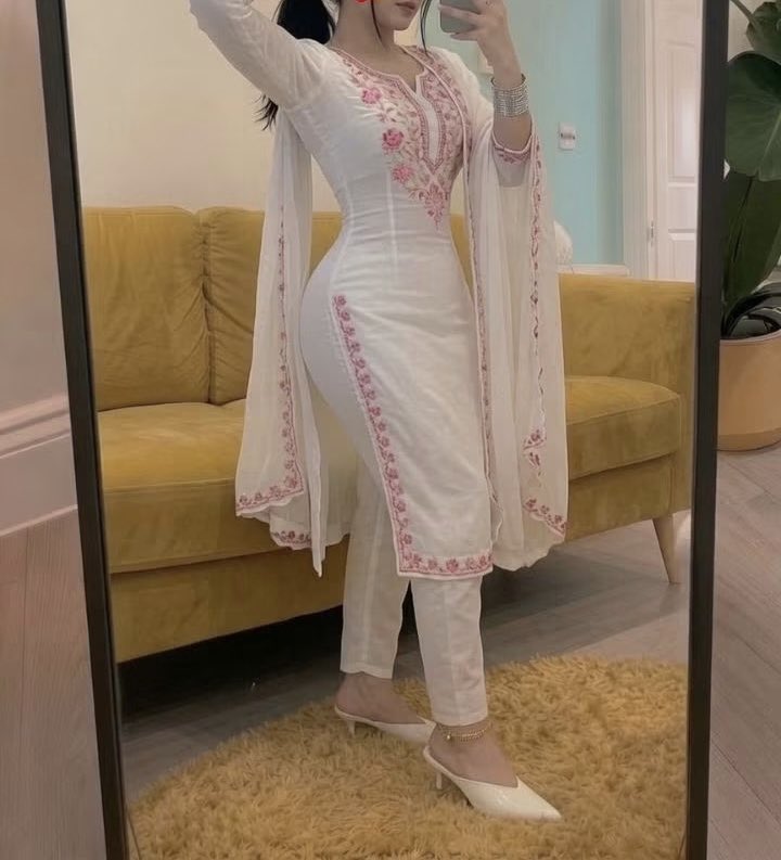 ClassyCurvy69's tweet photo. مجھے یقین کہ تیری جستجو ہے میرا بدن
تیری قسم ! مجھے تم سے اختلاف نہیں🔥♥ https://t.co/NnqkZwbppf