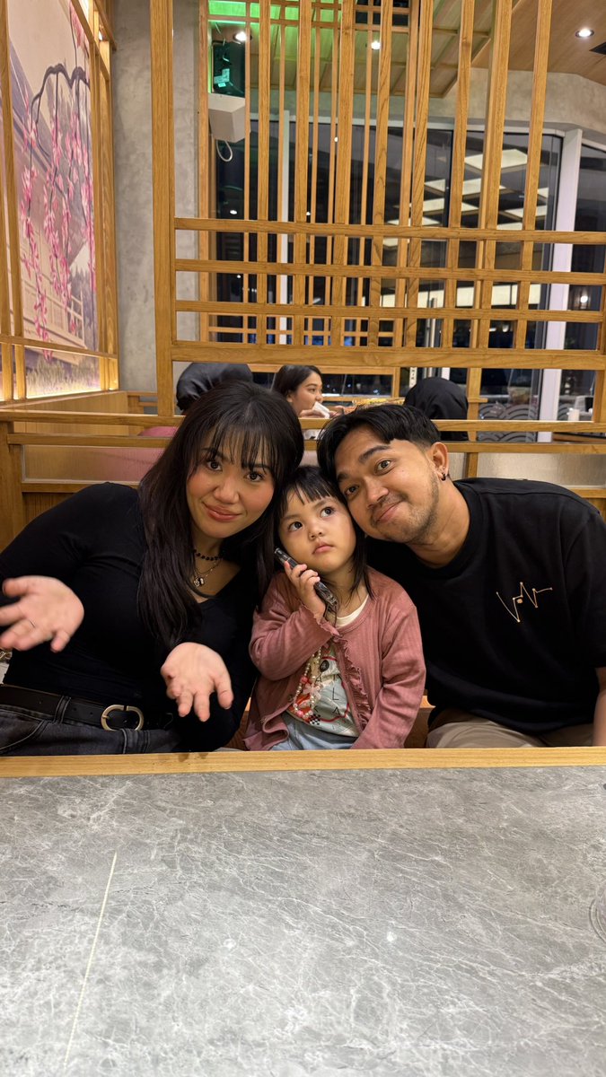 luluhusnaa's tweet photo. iyaaa! she's the one who makes us mami &amp; papi ❤️❤️❤️ https://t.co/qytJkUaeUt