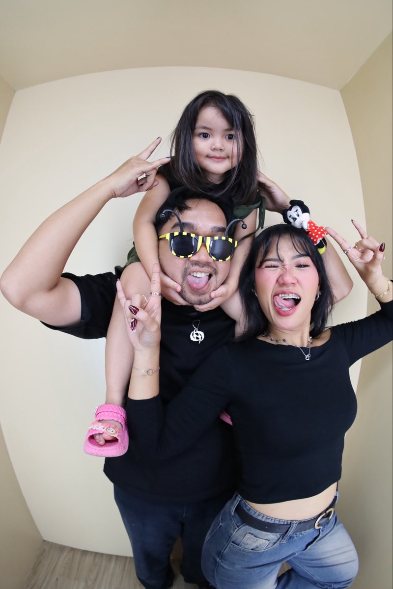 luluhusnaa's tweet photo. iyaaa! she's the one who makes us mami &amp; papi ❤️❤️❤️ https://t.co/qytJkUaeUt