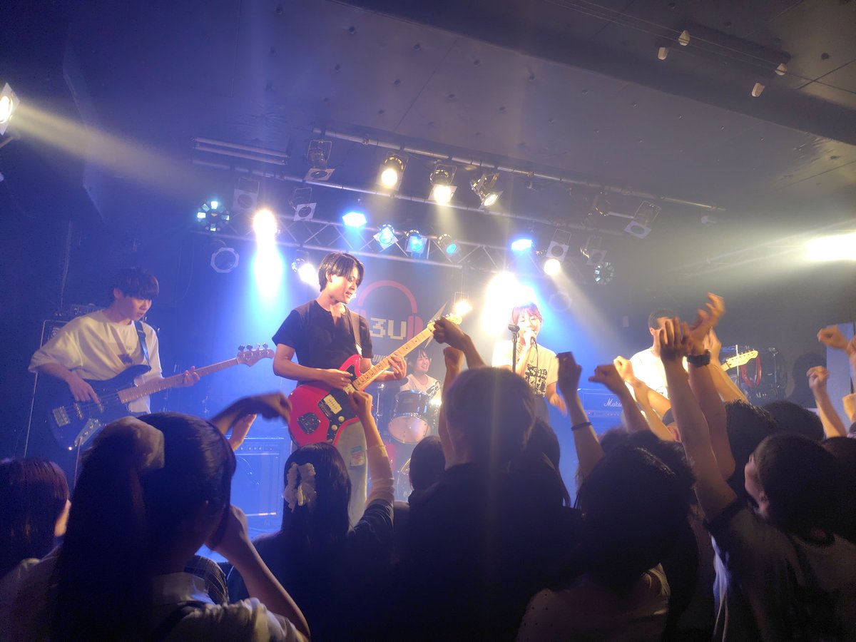 3U_Official's tweet photo. 3U PRESENTS Shuffle LIVE vol.6

13バンド目
スーパーカナブンシガレッツ

全曲全身全霊でのライブでラストに向けて会場を大いに盛り上げてくれました!!! https://t.co/64h6TDjWEp
