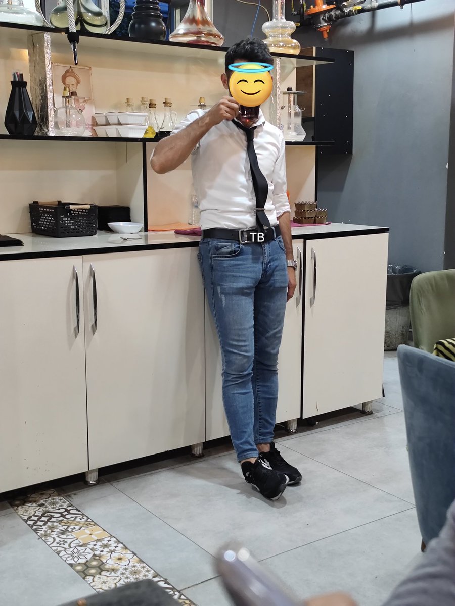 TurkiyeBulgee's tweet photo. (Takip edip bol bol RT yapalım daha fazla büyüyelim 🥰)
Dün gece okey oynarken cafe de çalışan ile daha önce konuşuyordum ve zamanla unutmuştum dün akşam tekrar görünce yazdım ve adamın kabarması için elinden geleni yaptım ve başardım da benim gördüğümü az da olsa sizde görün 😍 https://t.co/CdTccnvafl