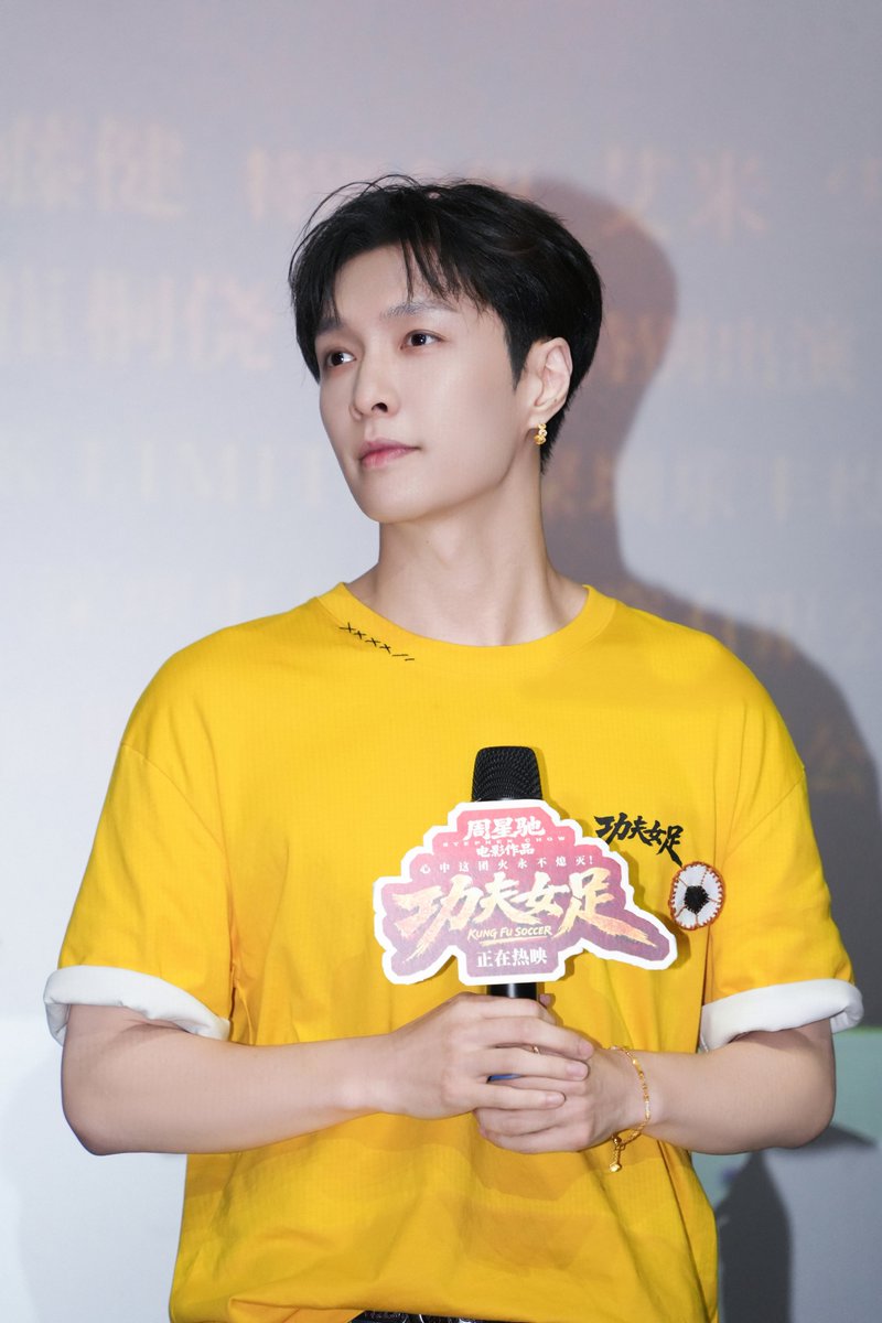 knockknock0408's tweet photo. LAY - 张艺兴工作室 weibo https://t.co/DCyM9wLlbZ