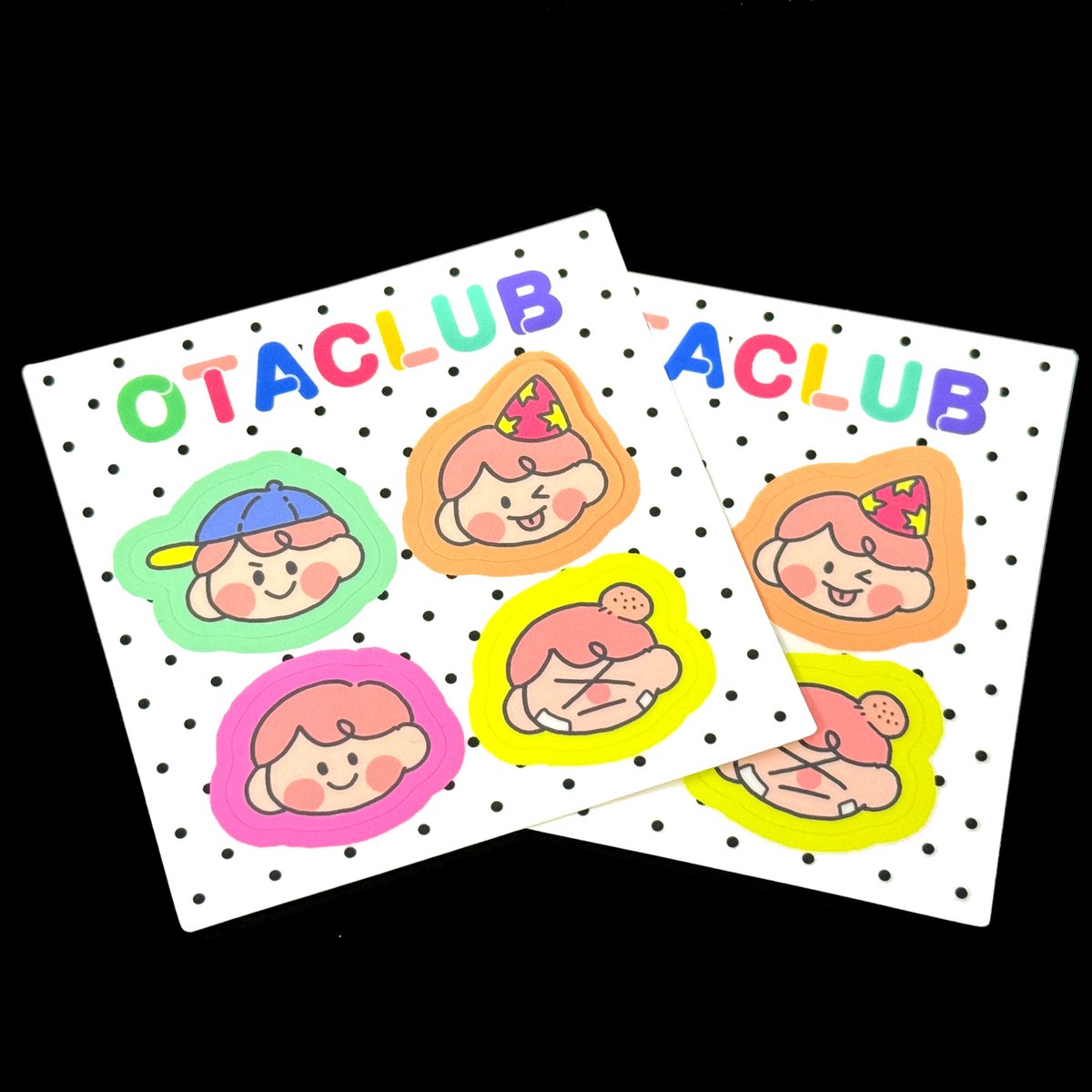 otaclub's tweet photo. 【新商品開発完了のお知らせ】
写真１、２枚目
ダイカットシールに定形サイズの商品が実装されます。おかしのオマケでよく見かけるサイズや、丸、正方形、角丸の正方形など、主だった形状は選択可能です！
ホログラム銀箔シールで、おかしのオマケサイズがおすすめです！
写真３、４枚目
ミニサイズのハーフカットシールです！今までのA、B列のサイズに比べ、名刺程度のかなり小さいサイズが特徴です！２～４個までの絵柄を載せることが出来ます！サイズが小さい分、お求めやすい価格になっておりまして、ノベルティなどで配布されるのに最適です！ぜひご利用ください！

※両商品ともに本日～明日に実装予定です！よろしくお願いします！