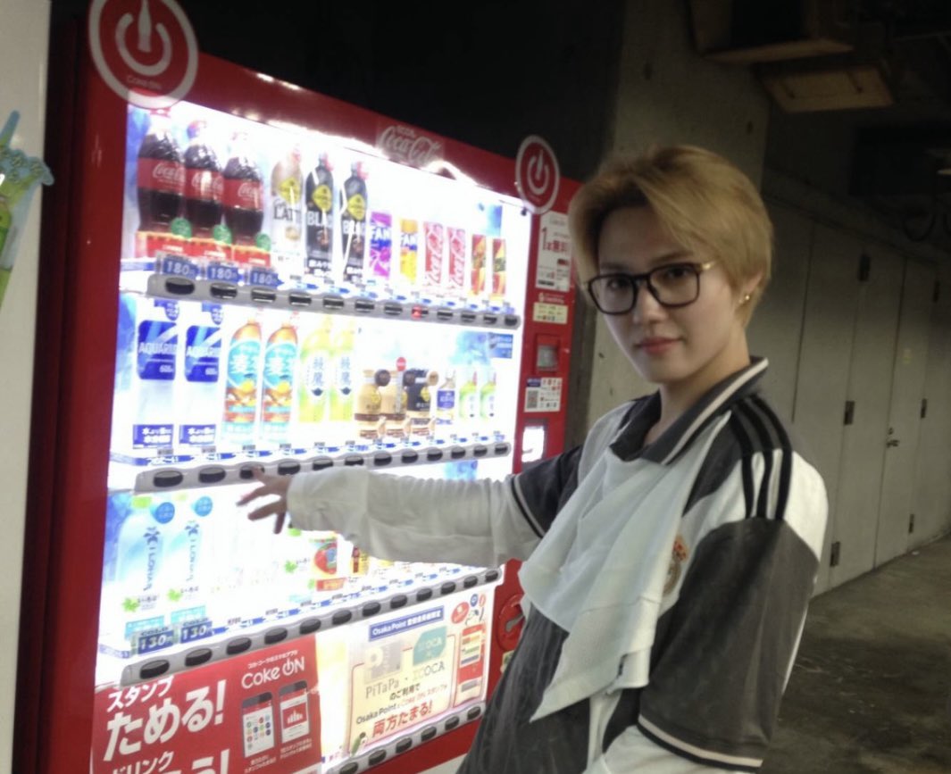 asahiismymine's tweet photo. หล่อ สปอร์ต สะอาด ใจดี อาบน้ำแร่ แช่น้ำนมวันละ 8 ชม. https://t.co/dBdh4XkPfN