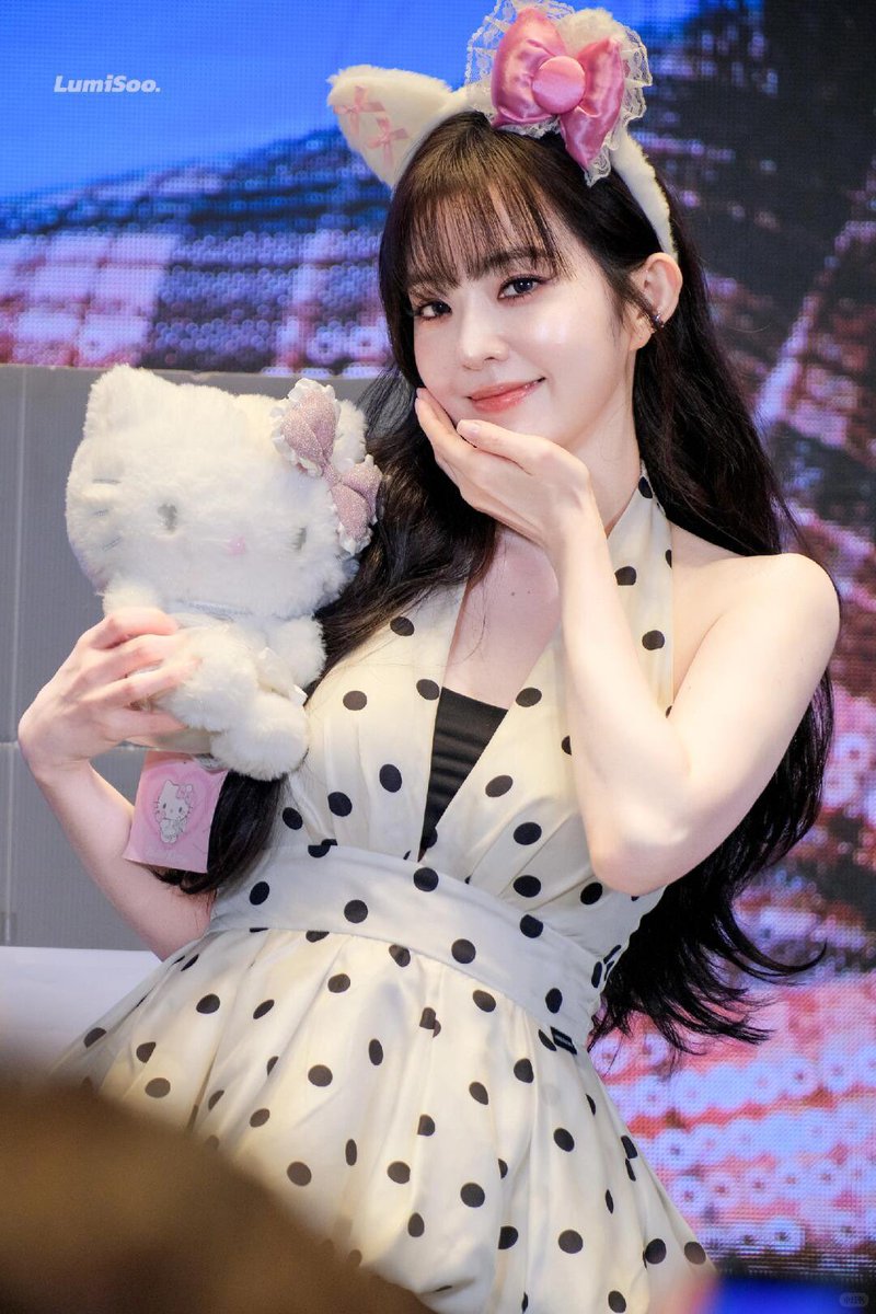 baeppura's tweet photo. say hello to the cutest kitty ever https://t.co/HUOm11NZO5