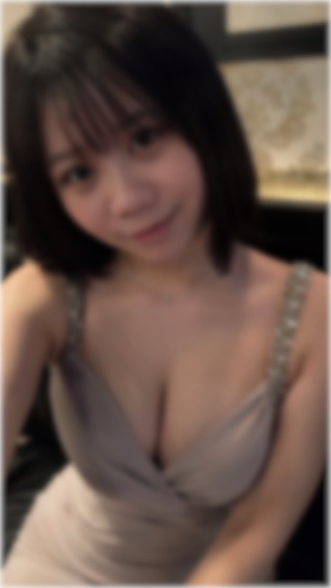 Newssarashi's tweet photo. 【事件簿 No.007】 おっぱいキャバ嬢「ひかる」の実態

対象：ひかる（21歳）
勤務先：東京・五反田 W店
在籍期間：〜2025年8月まで
スペック：身長約162cm、推定Jカップ

店内では「触らせない」を徹底しているものの、自ら積極的にアフターに誘い、個人で風俗嬢さながらのサービスを行っていたことが発覚。
金目的で関係を持った男性との金銭トラブルが複数確認され、問題化している。