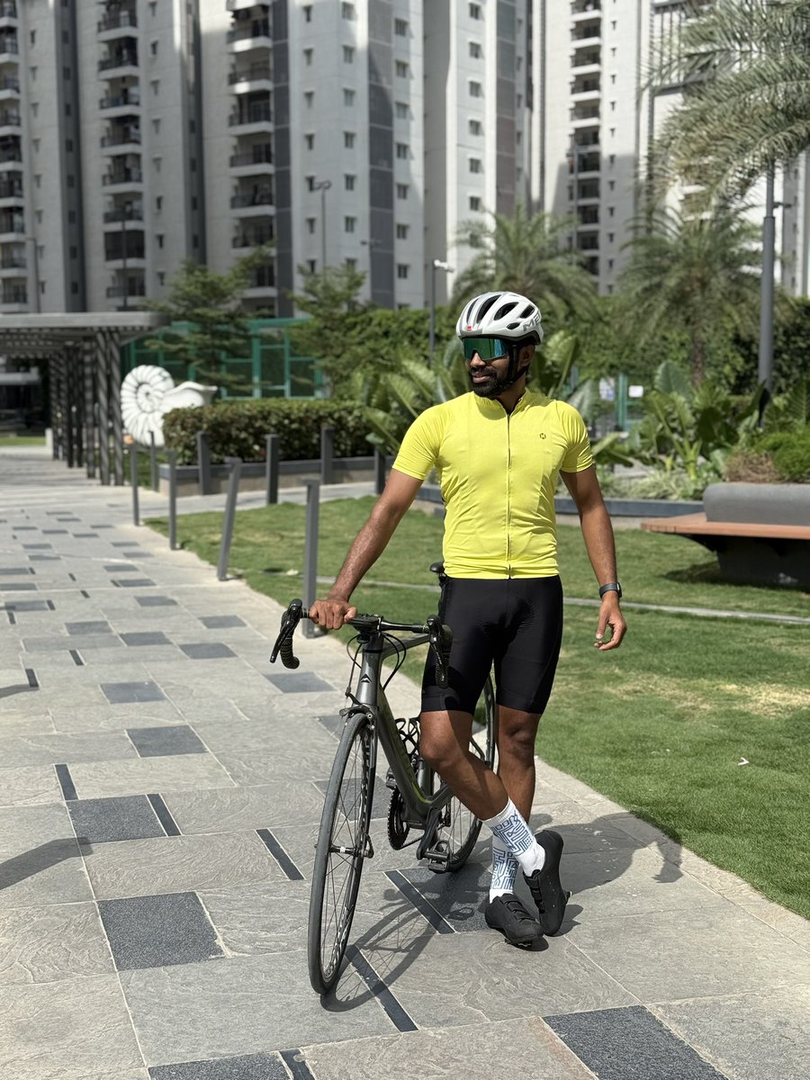 Ravi_1836's tweet photo. #CyclingCommunityofHyderabad 
12 July | Sunday #Hyderabad 🇮🇳 Cycling City of India

From the IT corridors to the heritage routes, Hyderabad's cycling groups hit the roads

🌸 #StarRiders leading the pack with pure endurance 
 
🌸 #BikeOHolics bringing that high-octane passion to every kilometer 
 
🌸 #HappyHyderabad spreading good vibes, fitness, and smiles on two wheels 

#StreetAudithyderabad @MCMalkajgiri @modacitylife @srinualavilli @Leszek33 @DrBhairrviJoshi @BYCS_org @WRIRossCities 
@rameshmasthi @GummallaSrijana 
@kaurlavpreet_ @HMDA_Gov @MC_Cyberabad @CommissionrGHMC @RajaniAmisha @Team_Road_Squad @StreetAuditInd