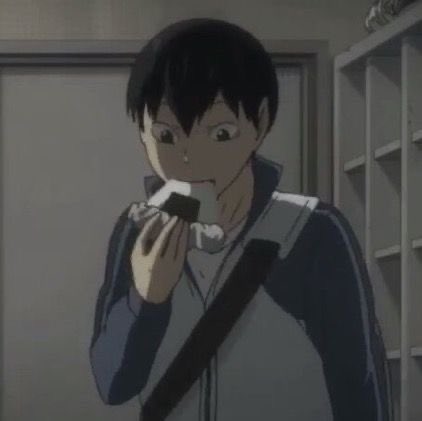 neitoozz's tweet photo. he is so chunky 😭 and so cute 😭 tobio why are you even 😭 https://t.co/vqq9s3u8k8