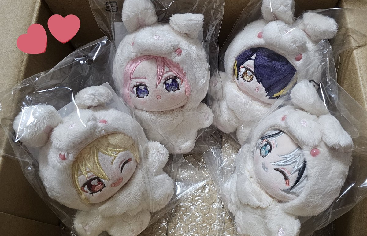 a_min_324's tweet photo. ほんで、やっと、開封しました😢❤️🐰🐰🐰🐰 https://t.co/XaNeYHWLN0