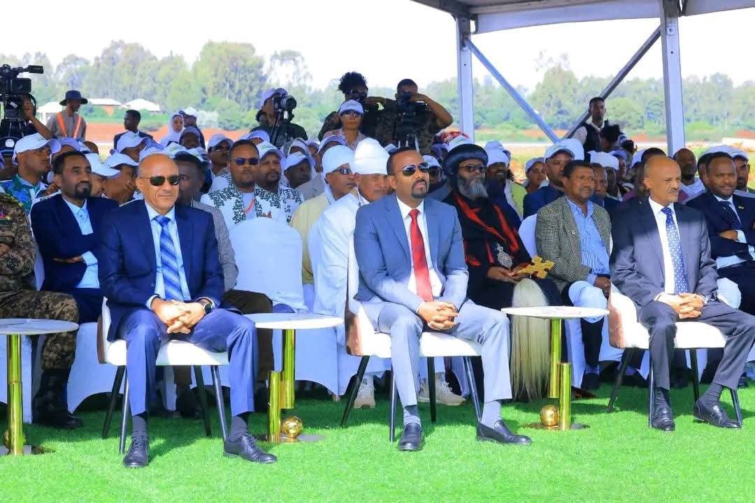 AppAmhara's tweet photo. "እየተግባባን መሥራት እና ማደግ ይገባናል" ጠቅላይ ሚኒስትር ዐቢይ አሕመድ (ዶ.ር) 

ጠቅላይ ሚኒስትር ዐቢይ አሕመድ (ዶ.ር) የደብረ ማርቆስ ንጉሥ ተክለሃይማኖት አውሮፕላን ማረፊያን መርቀው ሥራ አስጀምረዋል። https://t.co/XY3EjJQBL8
