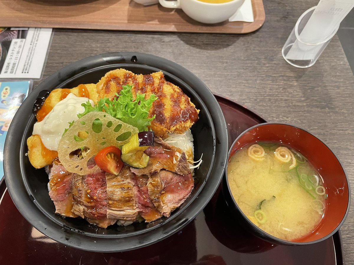 p_one_q's tweet photo. 本日も疲れました🥱 https://t.co/6TWmDJh9M9
