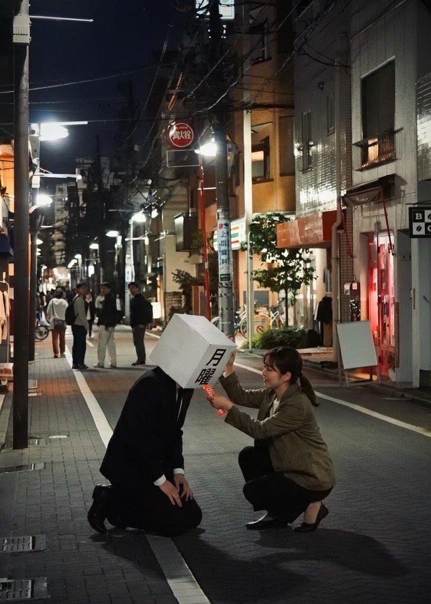 777Kulei's tweet photo. @getsuyou_man 【速報】
月曜マン、チュールの前では無力
意外とチョロい🤣🤣🤣

#月曜マン #月曜日 #猫 #社畜の反撃 https://t.co/IxSEq8leO8