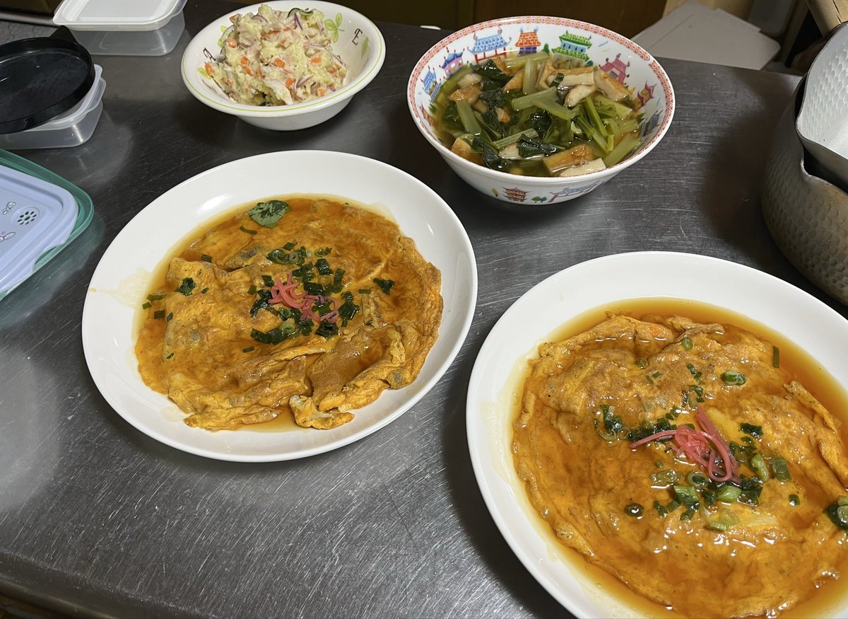 8282y_82's tweet photo. 今日は事業所でカニ玉✨ポテサラ✨小松菜&amp;さつま揚げの煮物作ったよ〜🎶なかなか冷蔵庫にあるもので作るって大変ね🤭 https://t.co/9VstMz9lwq