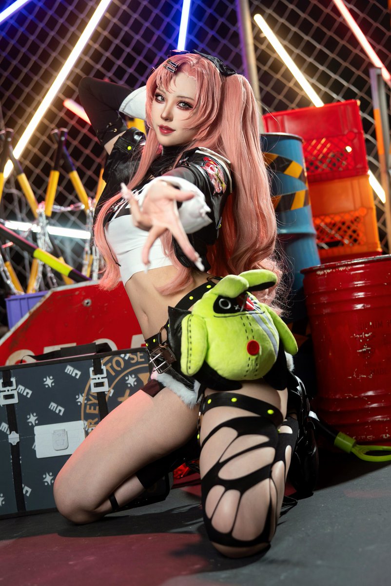 Mmeong_rrr030's tweet photo. #ZZZ #绝区零絕區零 #ZenlessZoneZero  
#Cosplay #コスプレ #hoyoverse

젠레스 존 제로 (젠존제) - 니콜 데마라 https://t.co/HynnrI5kPA