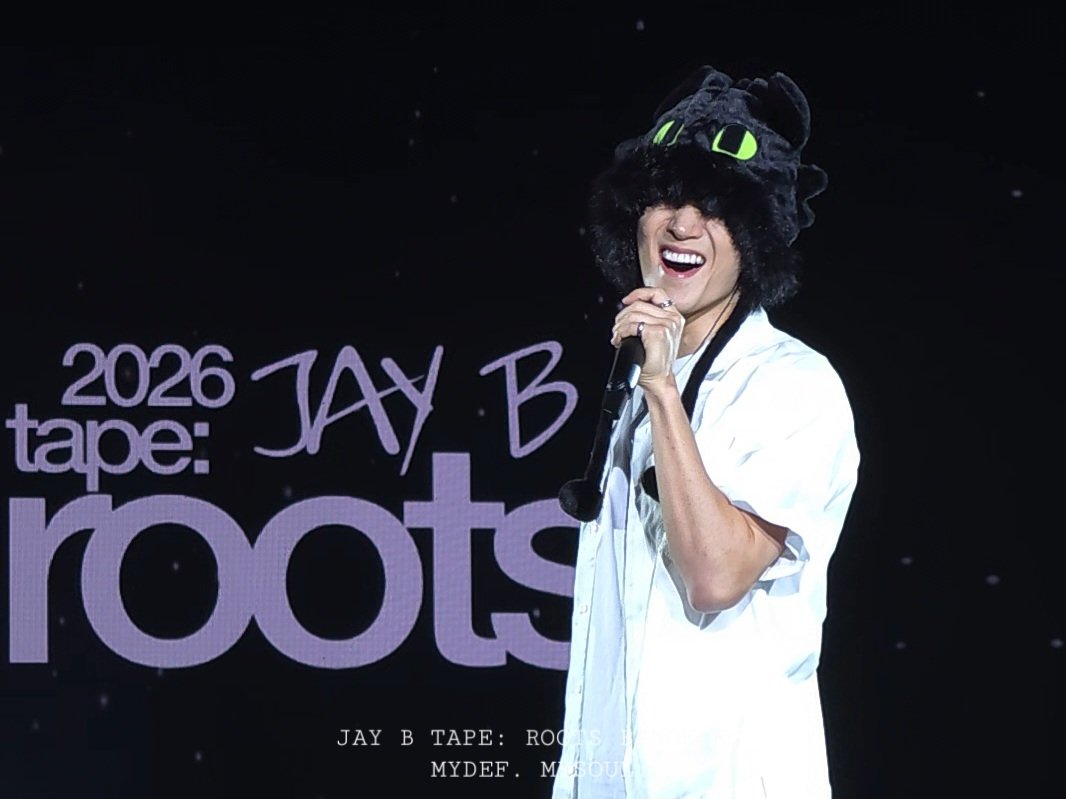 mydef_mysoul's tweet photo. 2026 JAY B tape: roots 

Bangkok DAY 2 🇹🇭
Keep fighting~
@defjaybkr @528hzkr #JAYB 
#TAPE_ROOTS_BANGKOK_DAY2
#2026tape_roots_bangkok https://t.co/bTTPItH6K4