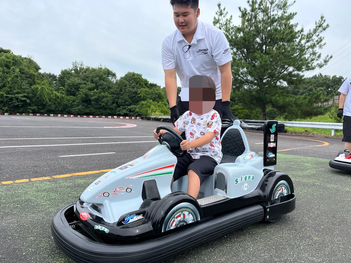 kengo_gr86's tweet photo. お誘いいただいたカートレースの練習で、息子と2人初石野サーキットへ
10周ほどでしたが、人生2度目のカート楽しかった😊

スライドさせるとロスする感じがしたのですが、これでいいのか分からないまま終わってしまいました💦

息子もたくさん遊んでもらえてありがたい限りでした🙇‍♂️ https://t.co/XMW6XdDoCS
