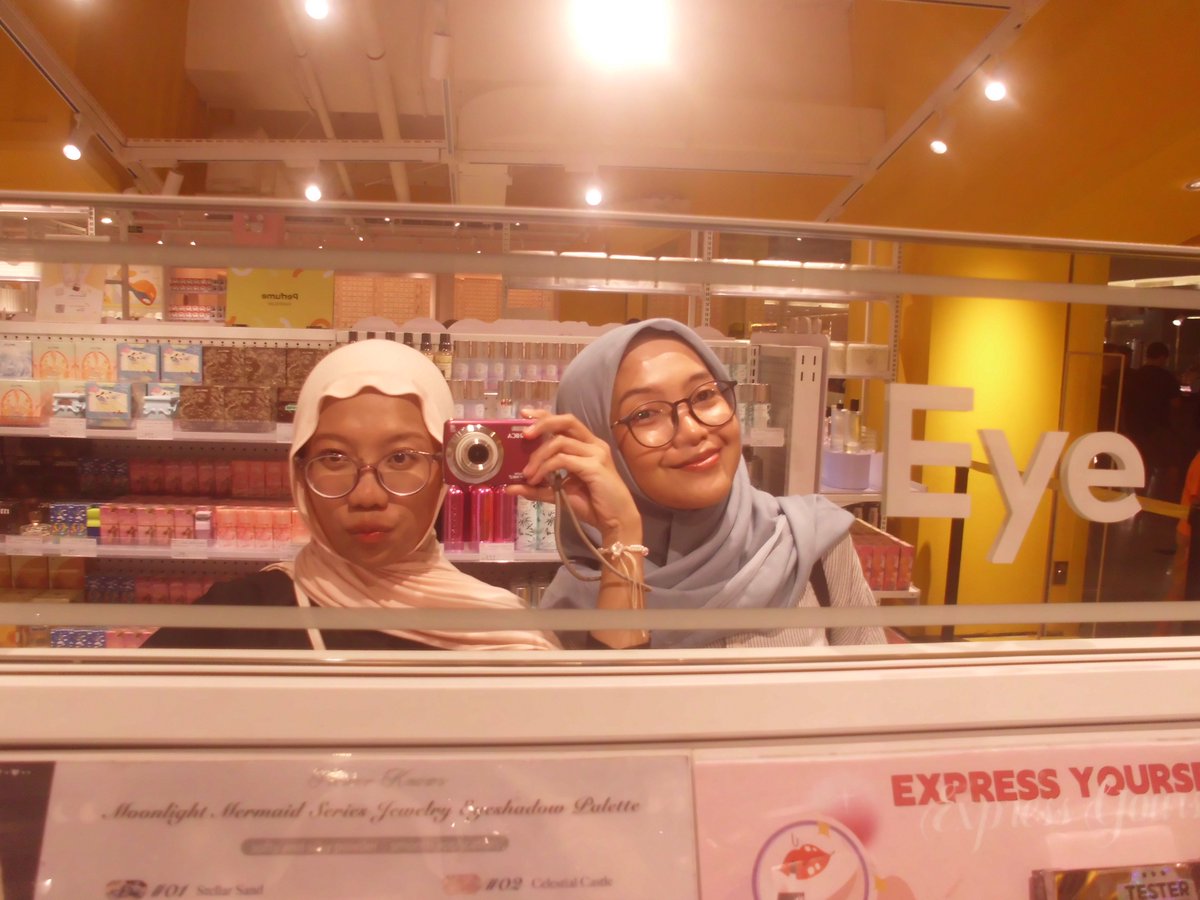 hanrynt's tweet photo. bukber dan lanjut ke petece🙇🏻‍♀️ https://t.co/y0ogZoXp25