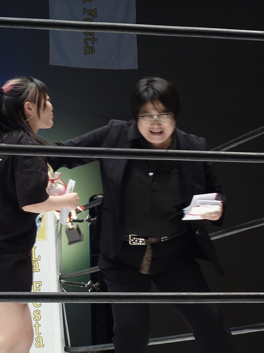 bonchan4648's tweet photo. wave後楽園ホール大会にて🤭
花園桃花さんにご挨拶😀😀
賞も金一封もGETだね🤗🤗お疲れレインボー🌈
#wavepro
#uptown
#花園桃花
#CatchThewave
#後楽園ホール
#おれ❤ https://t.co/gxYZwpmE7s
