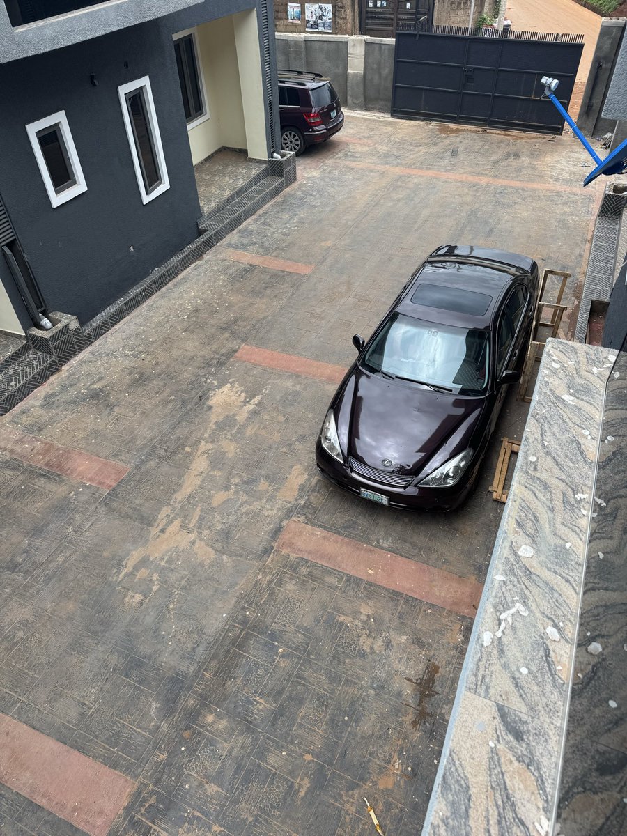 celedeserve580's tweet photo. @Carsnationn 3.5 , Negotiable,, my personal car ,, 2005 lexus ,, @Asaba , https://t.co/xO0nRqs6bR