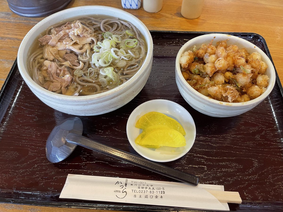 susuki_hozuki's tweet photo. 東北旅行でいちばん食べて欲しいご当地グルメは山形の肉そばかもしれない

他県に店舗がほぼなく、類似商品もない（たぶん）
ここだけの食文化だ https://t.co/yYTssLJy7N