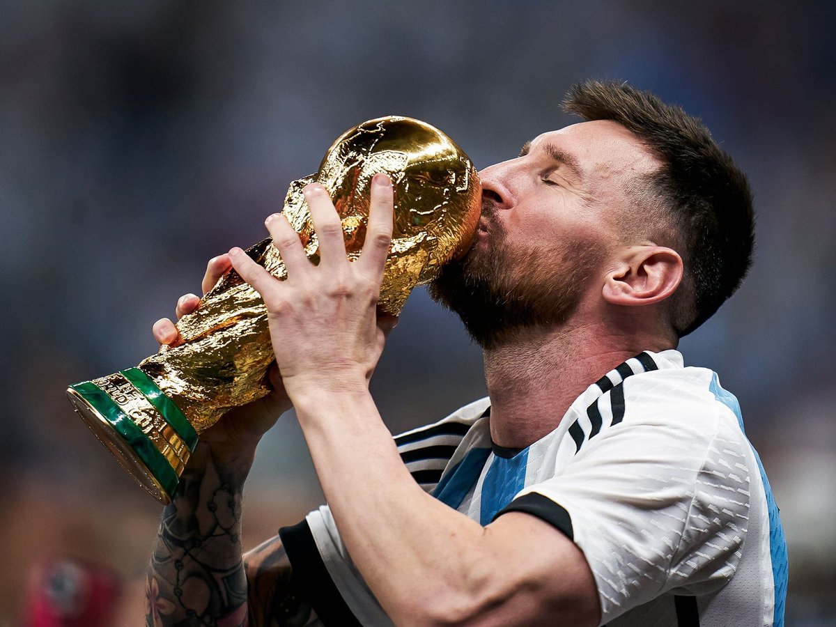 sauryacr's tweet photo. @Madridista_Me07 @zoro14s Yeah we don't know how to celebrate small trophy https://t.co/lcdwozBtZ3