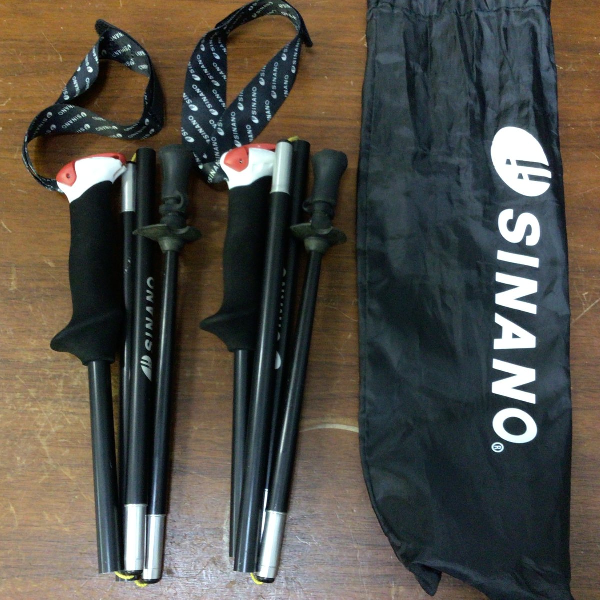STEPSTOP71's tweet photo. 【中古A】トレランポール14.0／SINANO：8,500円

トレイルランナー向けに作られたストック！スピードハイク上級者～トレイルランナー向け。

状態はとても良いです。

★店長所感
短いモデルなので、小柄なトレイルランナーさんどうぞ！ 

#STEPSTOP商品ラインナップ https://t.co/BOPdIq7tTb
