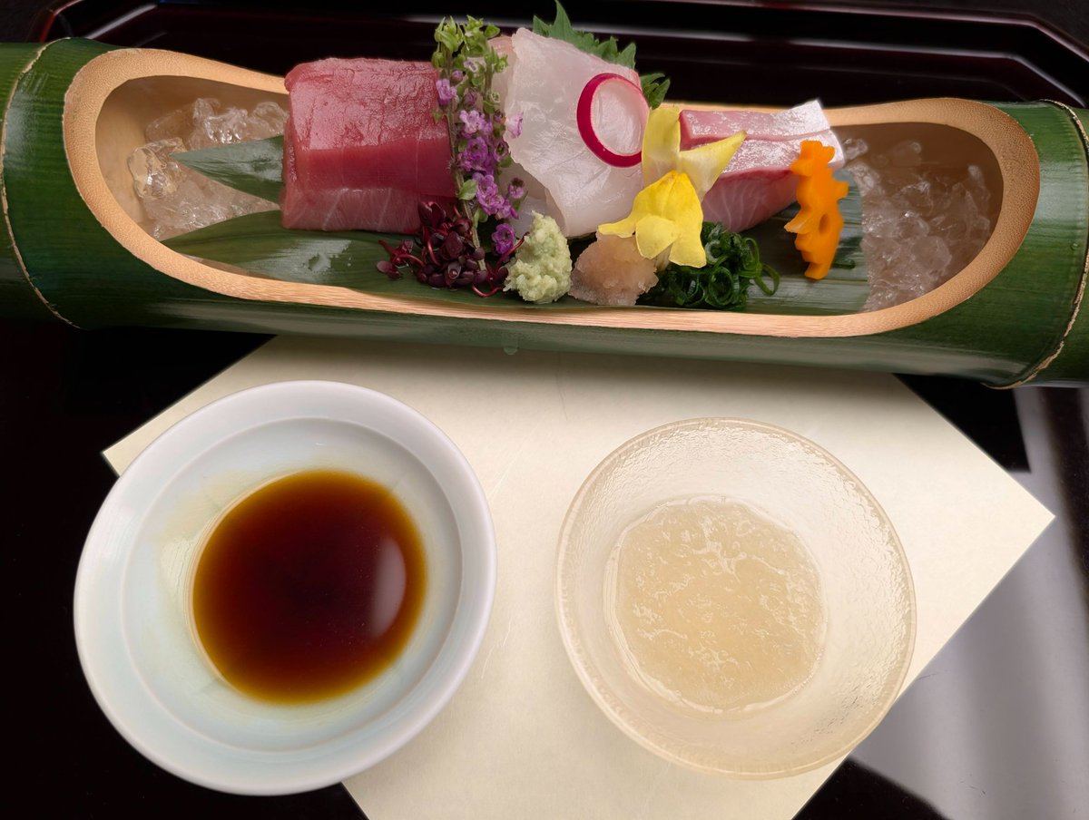 baryustock's tweet photo. 高級な料理って、どうも・・性に合わん。。
市場とかで、『丼ぶり大盛り！』てのが、自分のスタイル。

別にお金の問題では、ないんだよね
＃海鮮丼 https://t.co/bB4um4r5mY
