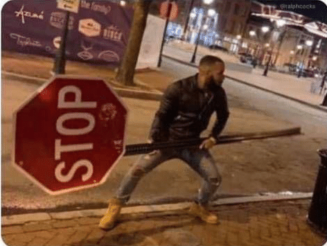 GenTeddie23's tweet photo. Yu Narukami when he found a Bus Stop Sign while fishing: https://t.co/dy80g25pwm