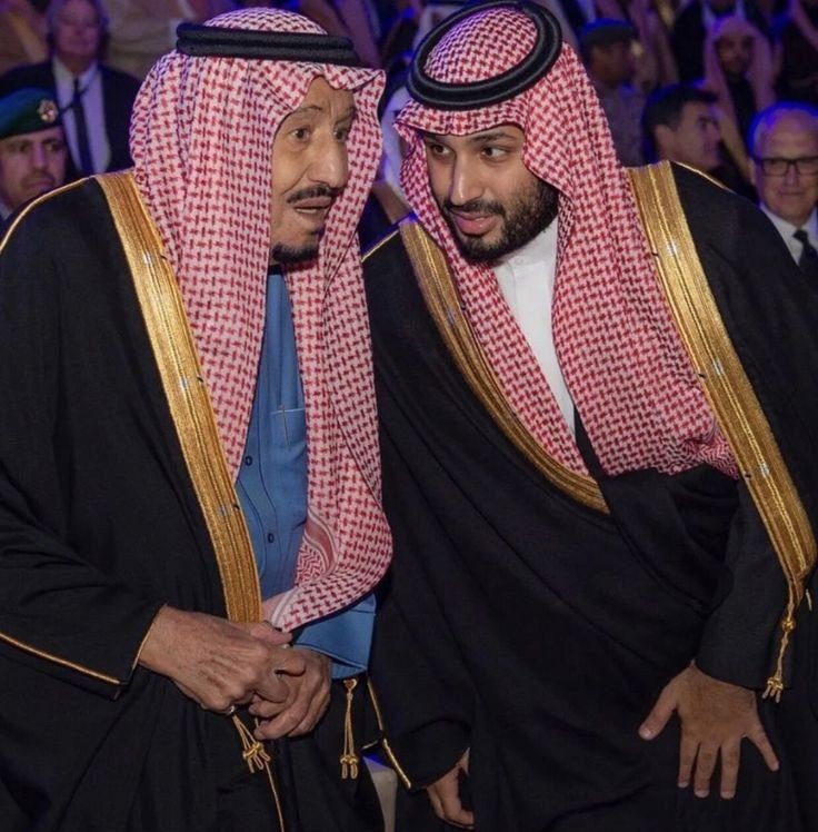a_bo0258's tweet photo. من أقوال معالي #وزير_الشؤون_الاسلامية الشيخ الدكتور @Dr_Abdullatif_a :
"أن ولاء الشعب لقيادته واطمئنانه لها وإخلاصه وتفانيه ومحبته وثقته بها، هو السبب الحقيقي الذي جعل هذه الدولة المباركة تعود في كل مرة أقوى من سابقتها، حيث انعكس ذلك بطبيعة الحال على استقرار البلاد وازدهارها ونموها في جميع المجالات، بما تشهده المملكة في هذا العهد الزاهر عهد #خادم_الحرمين_الشريفين الملك #سلمان_بن_عبدالعزيز_آل_سعود، وسمو ولي عهده الأمين الأمير #محمد_بن_سلمان -حفظهما الله- الزاخر بالمنجزات والعطاءات من تنمية شاملة في جميع المجالات من خلال الرؤية الطموحة 2030، والتي أصبحت واقعاً يتحقق اليوم بفضل الله ثم بفضل حكمة ودعم القيادة الرشيدة التي جعلت هذه البلاد المباركة محط أنظار العالم في جميع المجالات ومركزاً للتأثير الإسلامي والسياسي والاقتصادي، وتسابق الزمن للأخذ بكل ما من شأنه تحقيق تقدمها وتطورها"