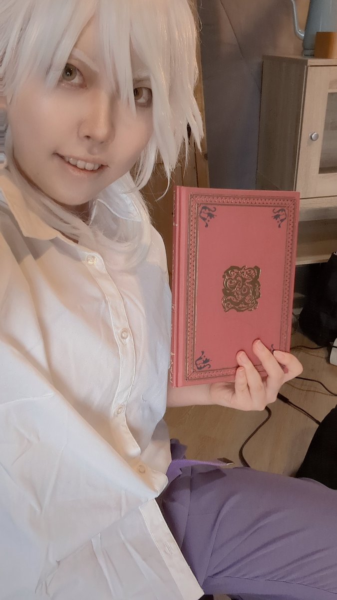 thousand_breath's tweet photo. 久々にコスイベに行ってきました
紙の本を読みなよ https://t.co/zVbdaIfWfc