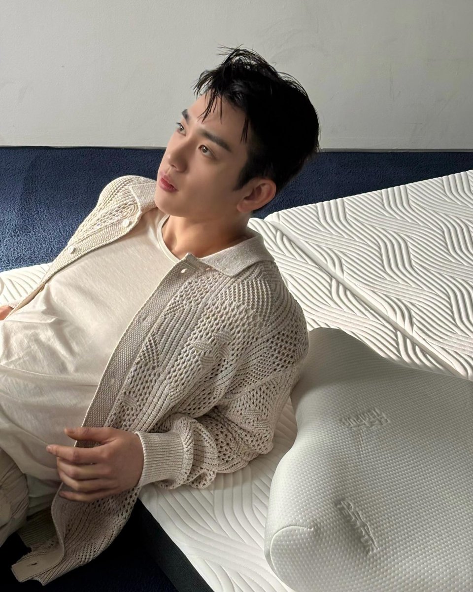 everlovejy's tweet photo. one thing about jinyoung https://t.co/LB3RL6s7Hk