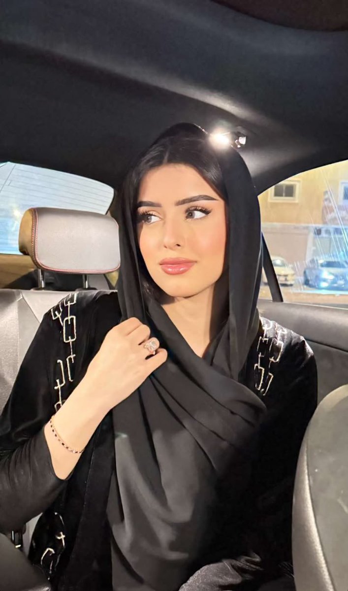 mnnm1476867's tweet photo. طبعاً بيتكم من بعد كورونا ☑️
النقاب صار من الماضي تحرر وكسر قيود ⛓️‍💥 
انت يارجال البيت 🏠 
صرت بيتوتي وجالس بالصاله ٢٤ ساعه 
كنت مرجلاني وغيور لكن فجاء تحولت 
" لـ شخص فاشل مايقدر يحمي اهل بيته " 
الديوث يفقد هويته الذ��ورية تماماً يصبح “ذكر بيولوجي” لكنه نفسياً أنثى خاضعة https://t.co/jthbH2X7VF