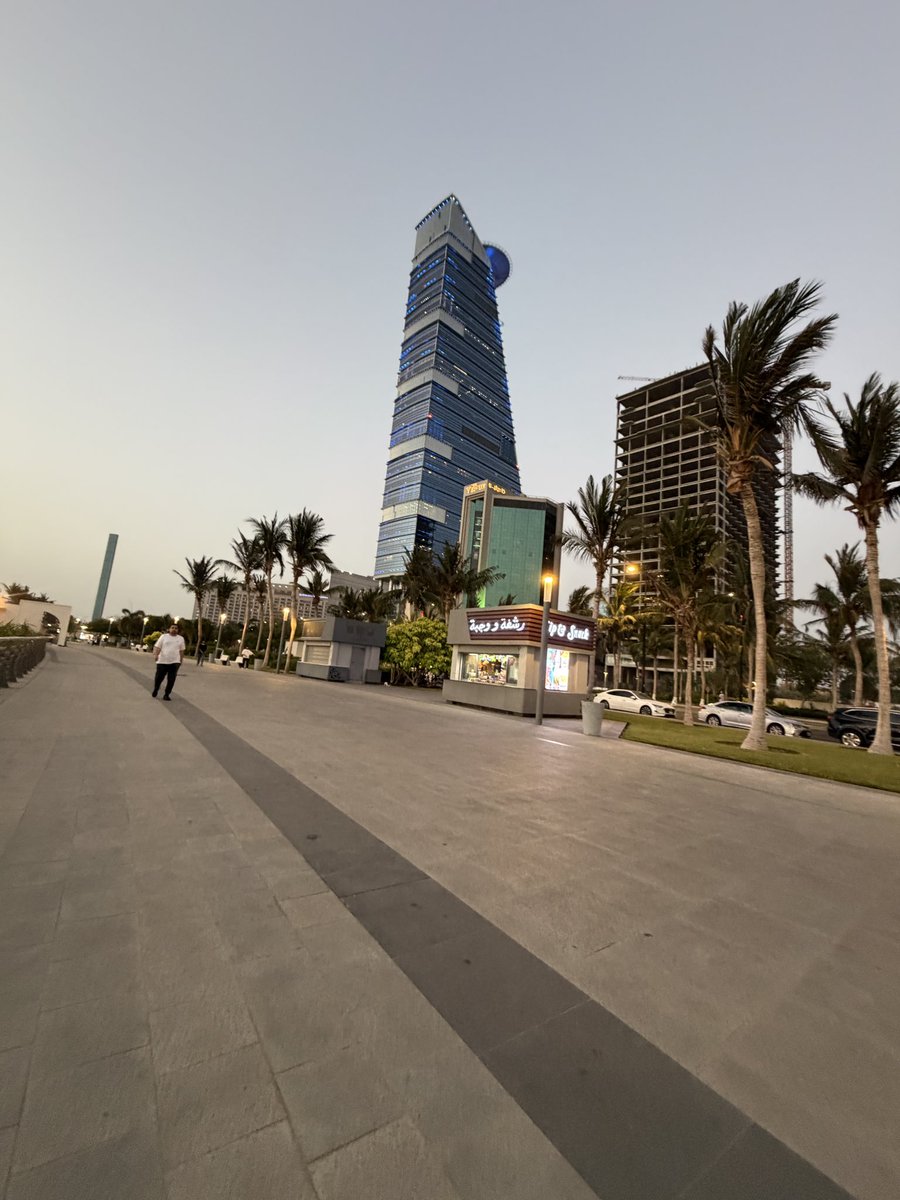 JdtArb83698's tweet photo. موجب اربعيني جده ابي اربعيني او خمسيني اقل من الاربعين رجاء لا يتعب نفسة 
#سالب_جدة #موجب_جدة 
#مبادل_جدة ن https://t.co/yJ9pdpS0xc