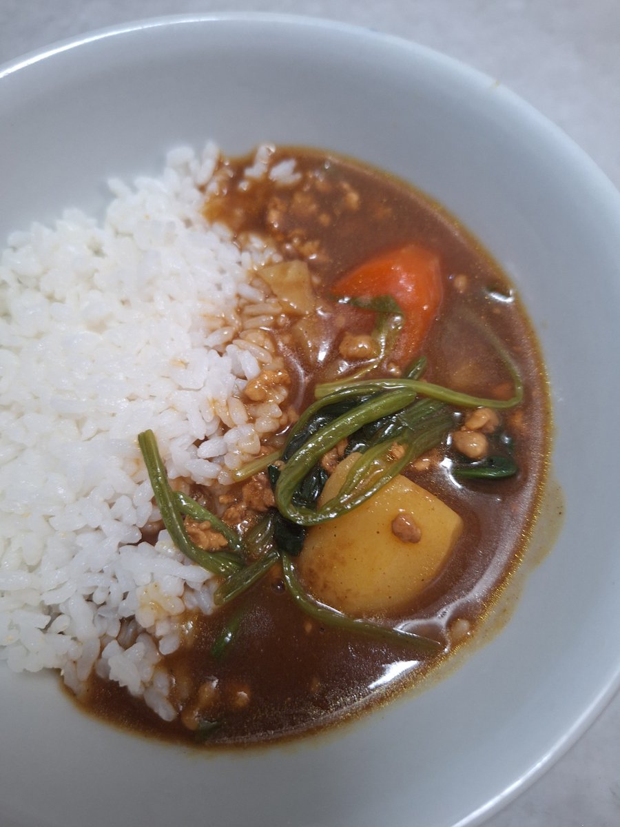 ahchoen's tweet photo. Say hello if you can see me!

Here are a couple of meals I cooked and something I colour penciled https://t.co/CGd6C0nE5e