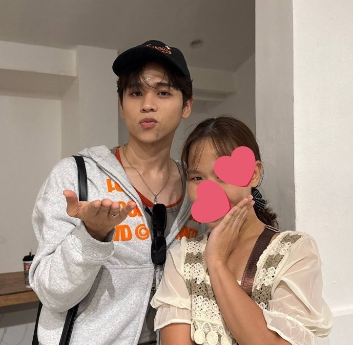 UtaMakotochan77's tweet photo. The moment I saw him for the 1st time.
Travelled 13hrs to attend my 1st hori event at CSE ni Vinci yun.
It was special, memorable + forever treasured.. coz I dunno when will be the next.🥹 

#Vinci, you are always loved just as u love ur members✨

#HORIIIWave 
#HORI7ON #호라이즌 https://t.co/lJnEN2UICa