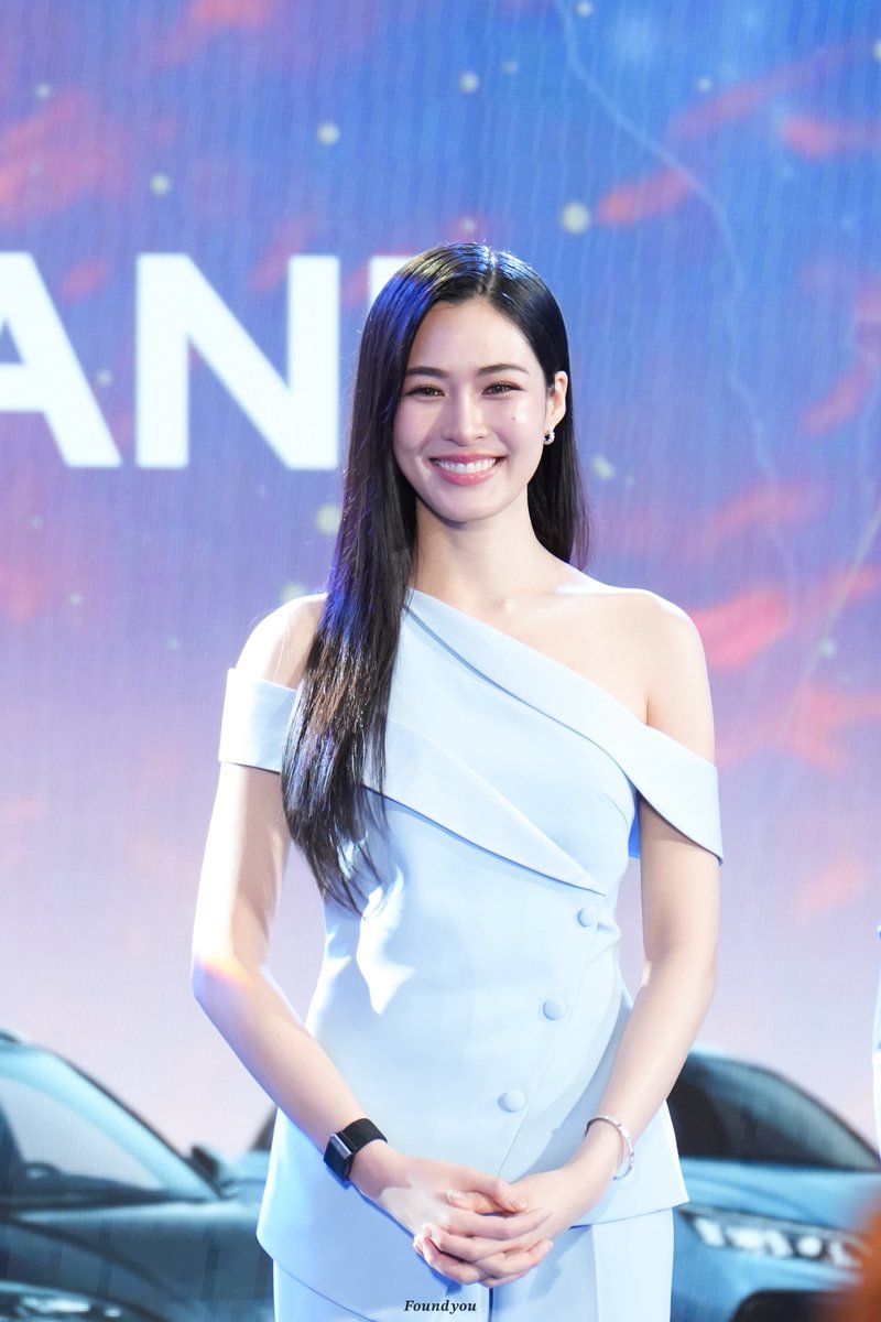 wefoundyouu's tweet photo. ยิ้มสยามมาก 🤩

LINGLING 1ST PRESENTER BYD
#BYDSEALION5DMixLingLingKwong https://t.co/NrLZb3glR2