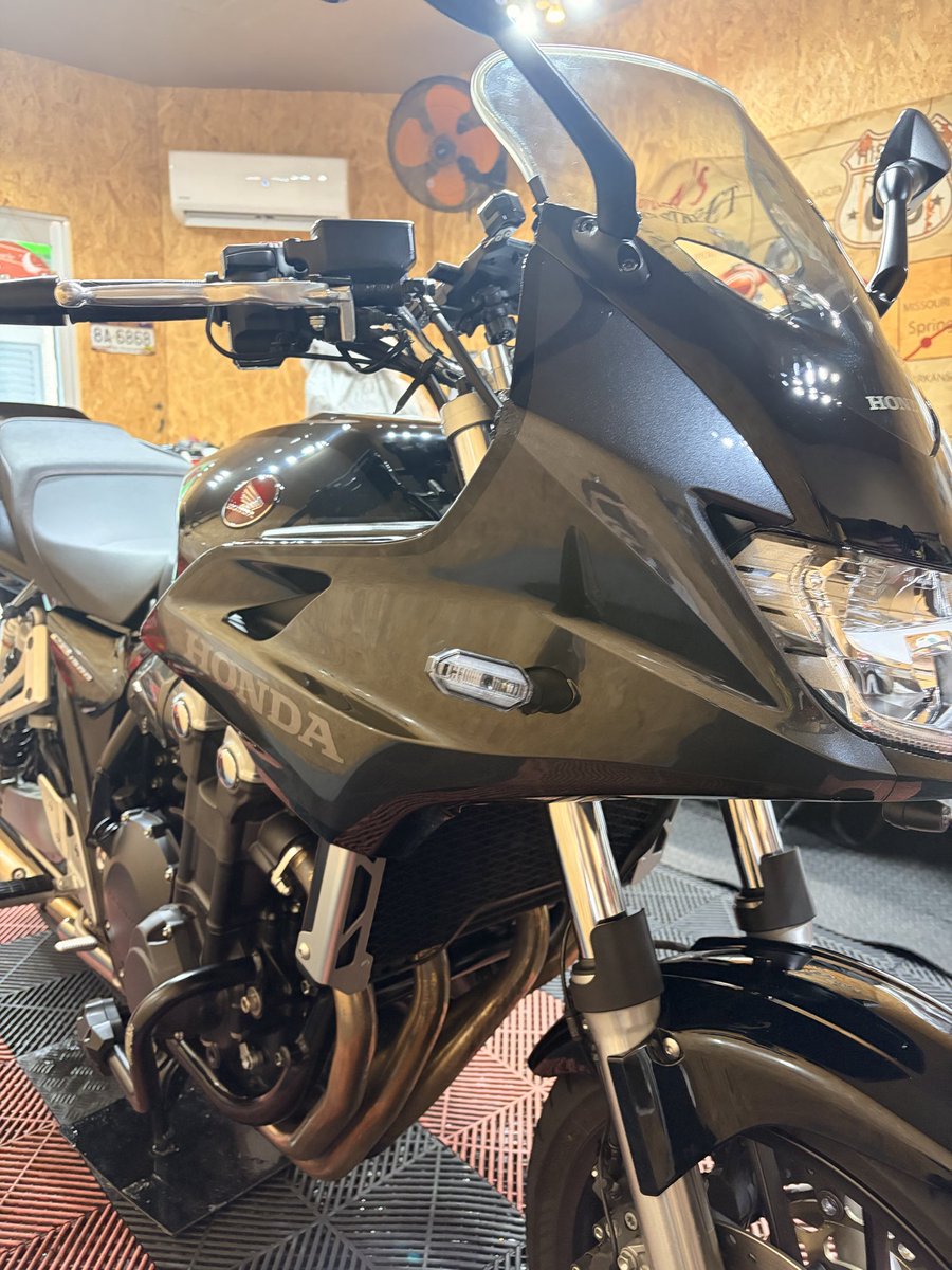 bikelean's tweet photo. CB1300SBの10回目のリピーターのお客様で泡洗車させて頂きました🫧

わざわざ渋谷区からのご来店誠にありがとうございました🙇

https://t.co/S1AUuWJ6JQ
https://t.co/MwCFCmpK4F…
#bikelean #バイクリーン #洗車 #バイク洗車 #バイク洗車専門店 #バイク洗車場 #富士見市 #バイク好きと繋がりたい #バイク乗りと繋がりたい  #flhx #xl883 #z1100 #cb1300sb