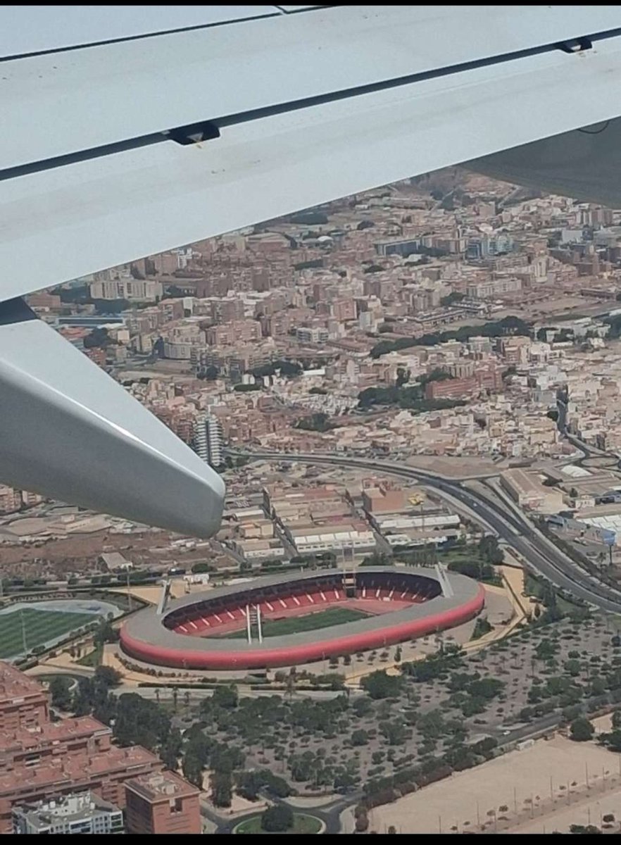 jamietrfc2's tweet photo. UD Almeria🔴⚪️ Stadium on take off from Almeria Airport✈️🇪🇸

@U_D_Almeria @UDAlmeria_Eng 

#LaLiga #UDAlmeria https://t.co/OyY2lArRlw