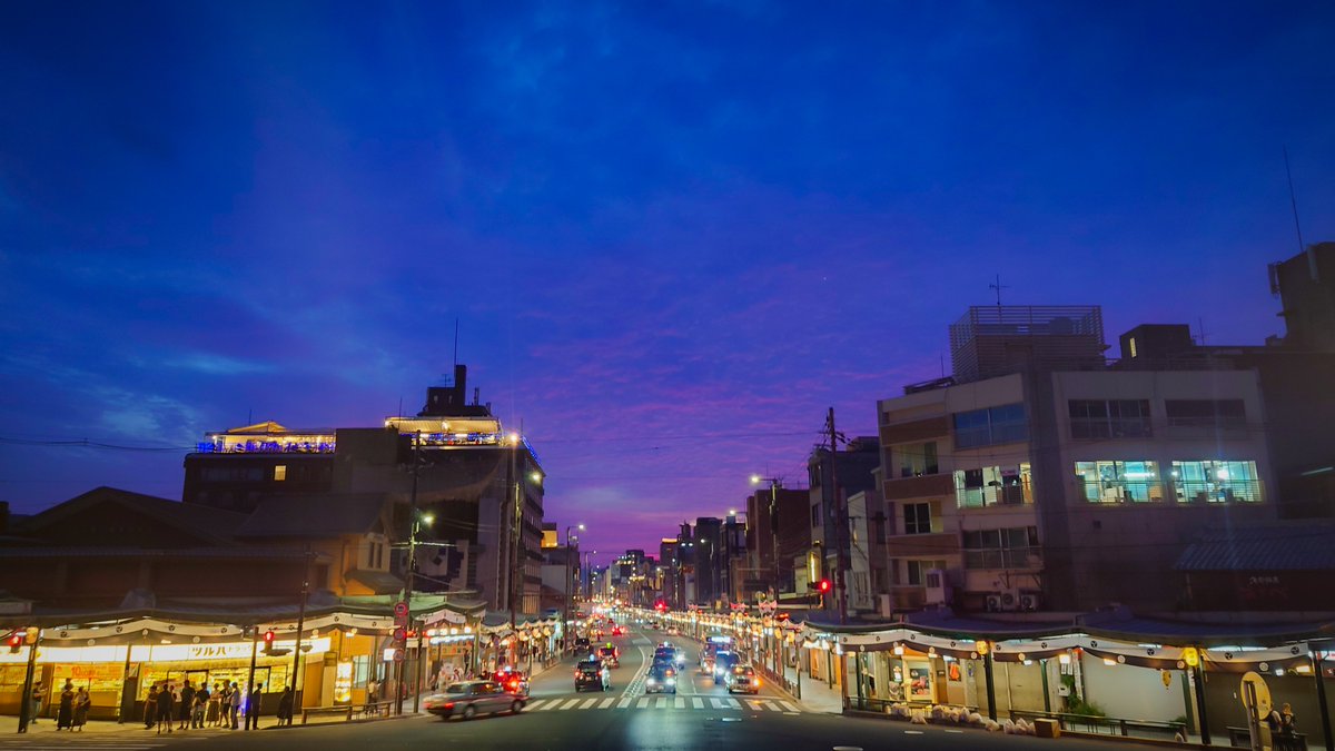 isakaga's tweet photo. この時間の西の空がスキ🌆🌃 https://t.co/N5SONf5G6K