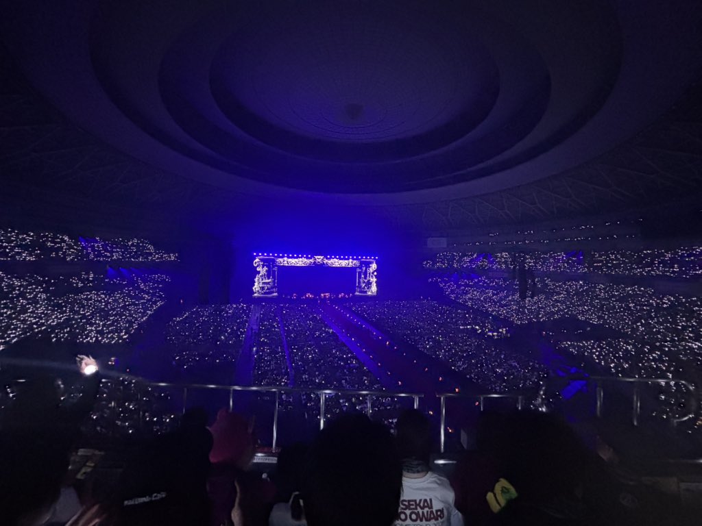 JKyujin_kawaii's tweet photo. #THECINEMAネタバレ 
今日はアンコール中スターライトリングが点灯 https://t.co/vzZnOWvNLd