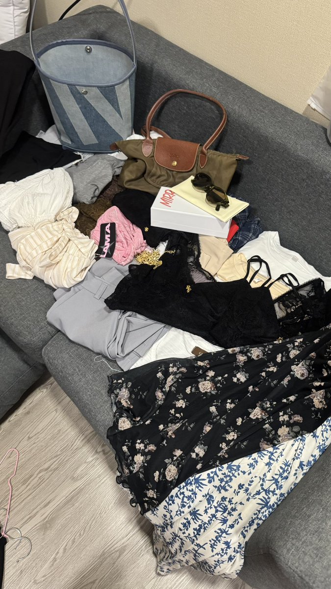 Lookwaaaau7x's tweet photo. 🛍️ เปิดตู้ค่าาา 💖
📍ลง 20.00 น.

✨ มีมากกว่าในรูป
💖 บางตัวไม่เคยใส่ / ใส่ถ่ายรูปครั้งเดียว
💸 เริ่มหลักสิบ

🚚 ค่าส่ง 50 บาท (+พื้นที่ห่างไกล 30)

📌 CF = พร้อมโอน (โอน = จอง)
📌 รี/ปัดรอ +35 บาท
❌ งด CC / งดเท / ไม่รับจองปากเปล่า
#ส่งต่อเสื้อผ้า #ส่งต่อเสื้อผ้ามือ2 #โล๊ะตู้ https://t.co/KsGr6A97NK