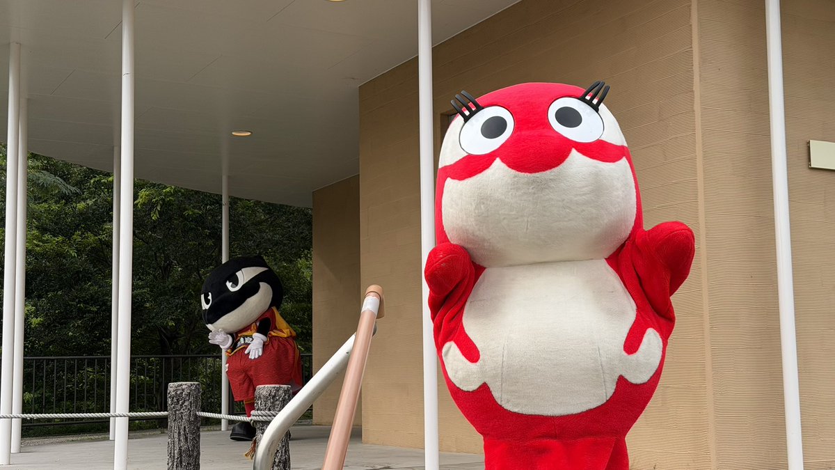 grampus2kd's tweet photo. 14時から2時間経っても出て来ないから帰ろうと思ったらギリギリで出てきた😮‍💨
相変わらずクソみたいな運営してるなとか思ってごめん😂 https://t.co/lnVVNK0if0