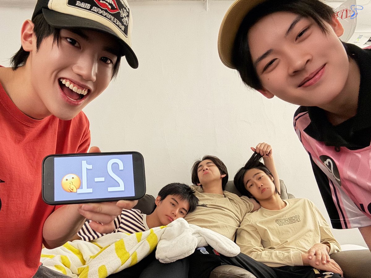 9214KIDS's tweet photo. บอลชนะ คนแพ้ครับ ⚽️🫠 

#FIFAWorldCup
#WorldCup2026
#9214KIDS
#SONRAYMUSIC https://t.co/khIuS6vYQI