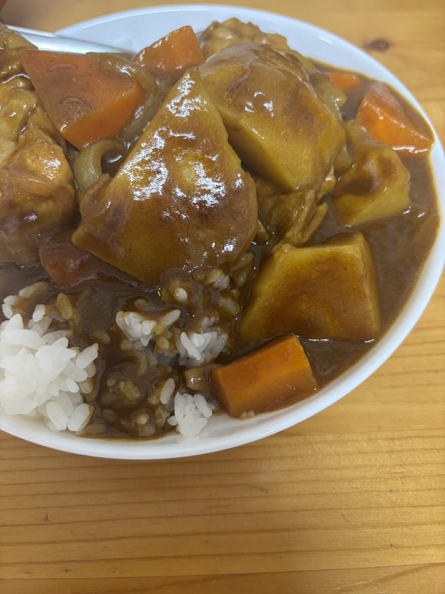 RoNa5445's tweet photo. いえーい具だくさんカレーいえーい https://t.co/hnhkuRrhAq