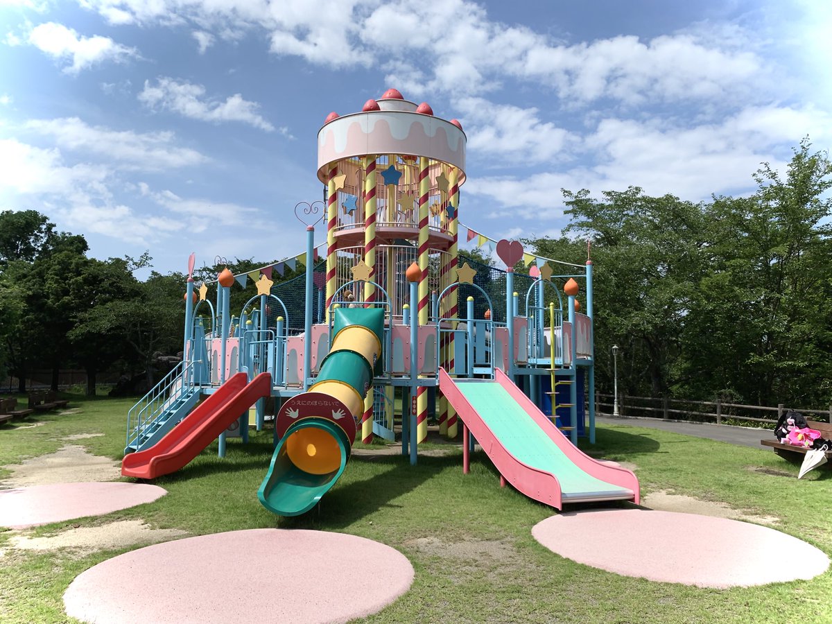 n0l963's tweet photo. 今日はピクニック気分なハーモニーランド
誰もいなくて公園貸切だった！
はちゃめちゃに暑いけど自然を感じられるのとても良い！ https://t.co/niylkE7hOT