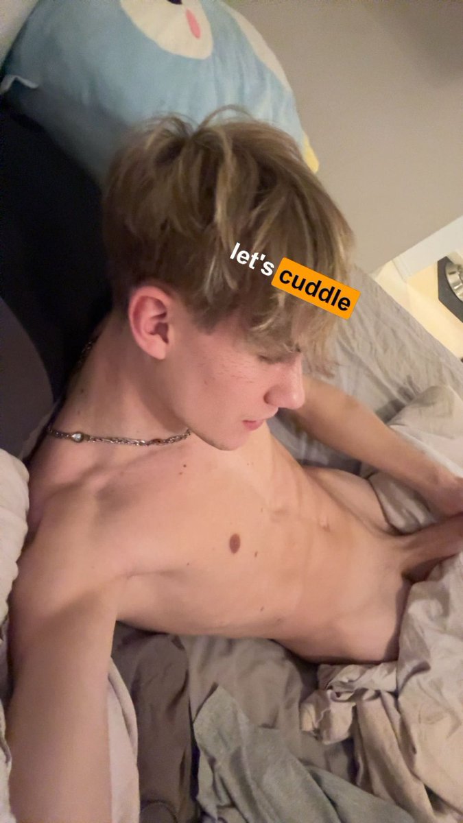 LucaStarxx's tweet photo. let‘s cuddle? 👀 https://t.co/tkvVS5IqOU
