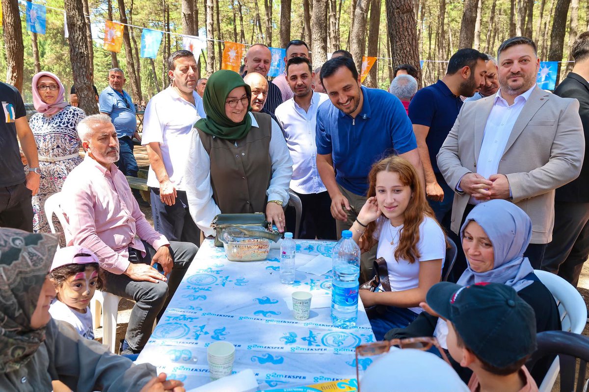 abdullahozdemir's tweet photo. Bugün günlerden tam anlamıyla piknik günü oldu. Ziyadesiyle mutluyuz. Sebebi kıymetli komşularım :)  

📍Sancaktepe İlçe Teşkilatı Pikniği

@ak_sancaktepe @FeyzullahTORLAK https://t.co/0KgL1N8KID